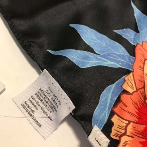 Urban Outfitters Bandana Headscarf Snake Floral - Picture 5 of 6